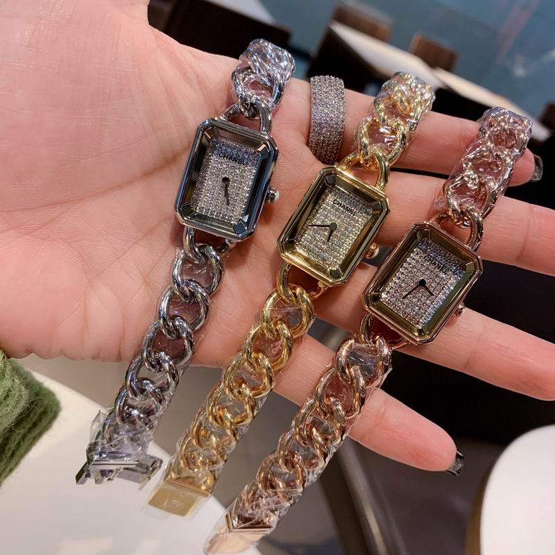 Chanel 21X26mm 052308